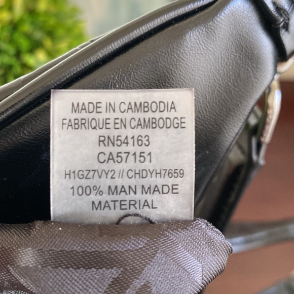 CALVIN KLEIN🖤CLASSIC BLACK🖤LOGO EMBOSSED MEDIUM HOBO SHOULDER BAG 🌟LIKE NEW🌟 - Picture 14 of 16